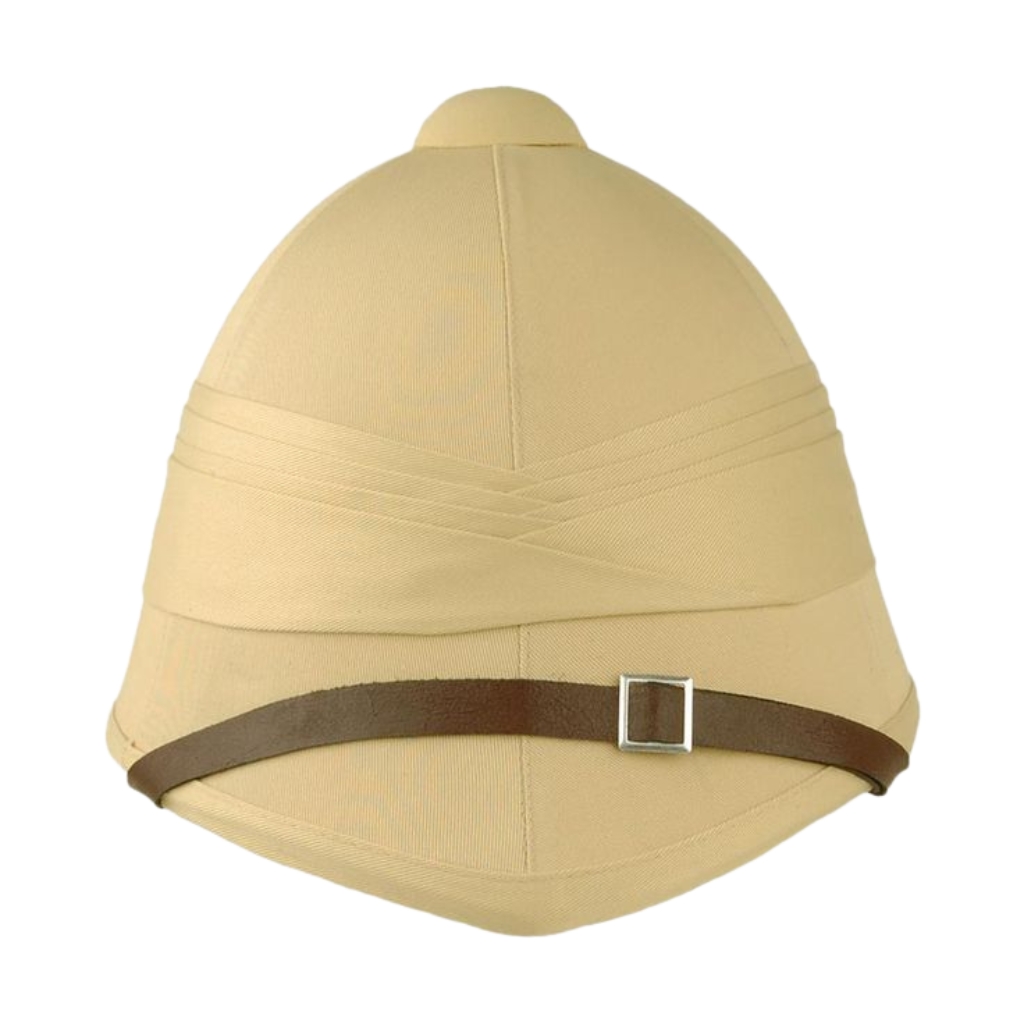 Ein hellbrauner Hut mit breitem, gewickeltem Band und einem kleinen braunen Riemen im Gürtelstil mit einer silbernen Schnalle um den Rand.