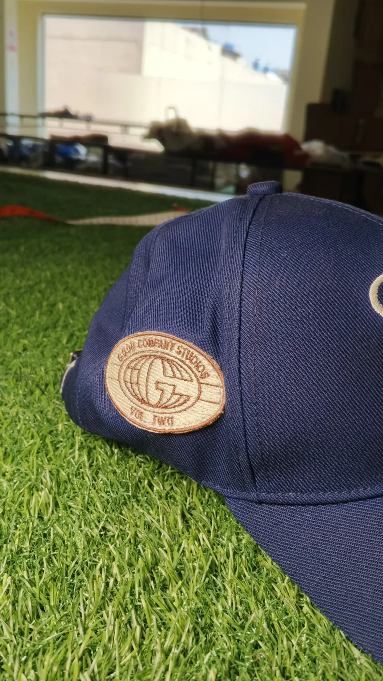 Embroidered monogram baseball cap – Side badge