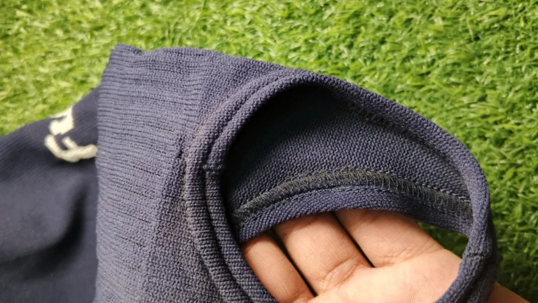 Medias de fútbol con estribo – Abertura del estribo