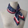 Bedrucktes Vierecktuch aus Polyestersatin – Bild 2 von 3