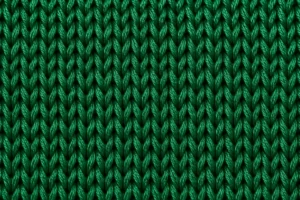 Fil de viscose : gros plan d’un échantillon tricoté en fil de viscose vert émeraude
